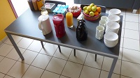 un petit djeuner en famille